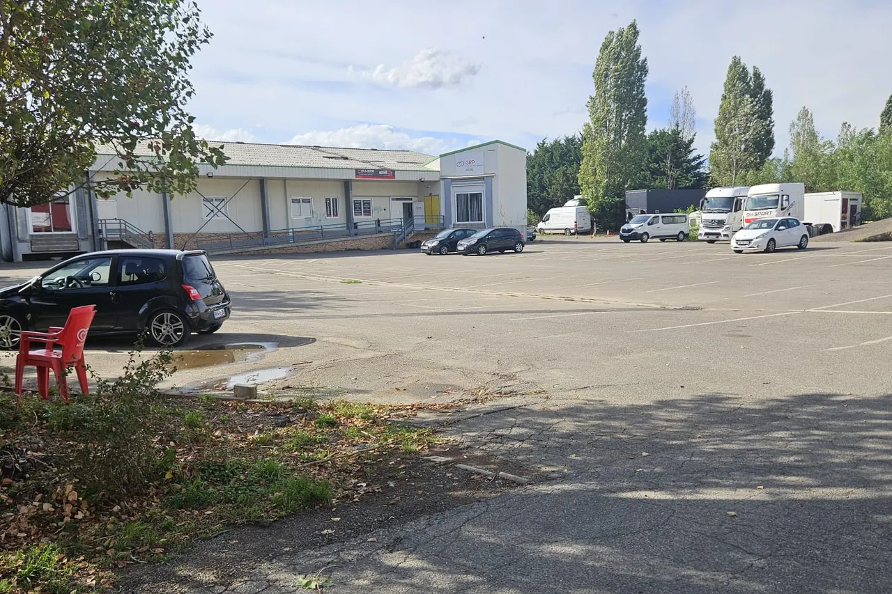 Le parking du centre, 74 places dont 2 places PMR.